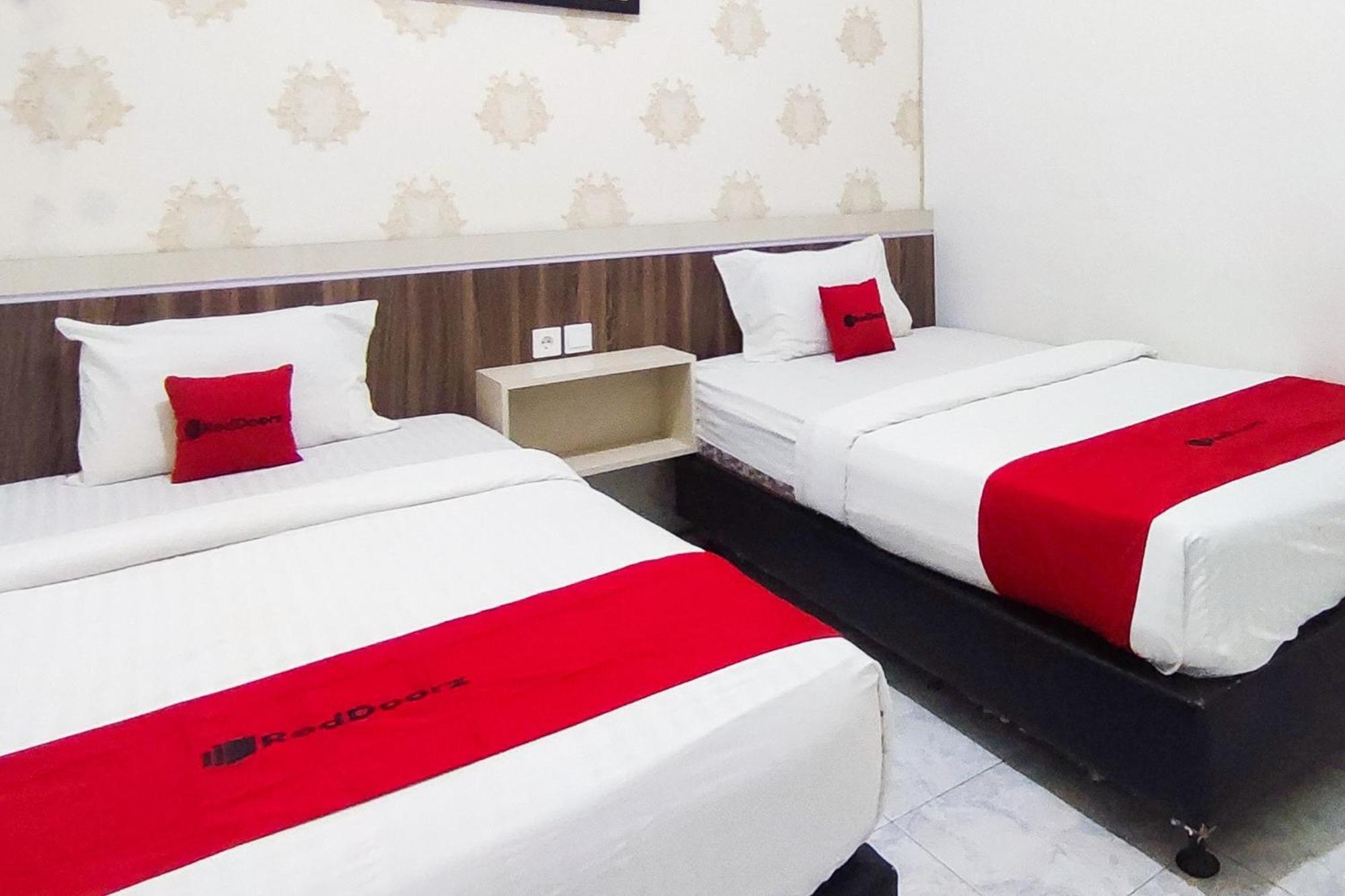Reddoorz Syariah At Penginapan Eby Padang Екстер'єр фото