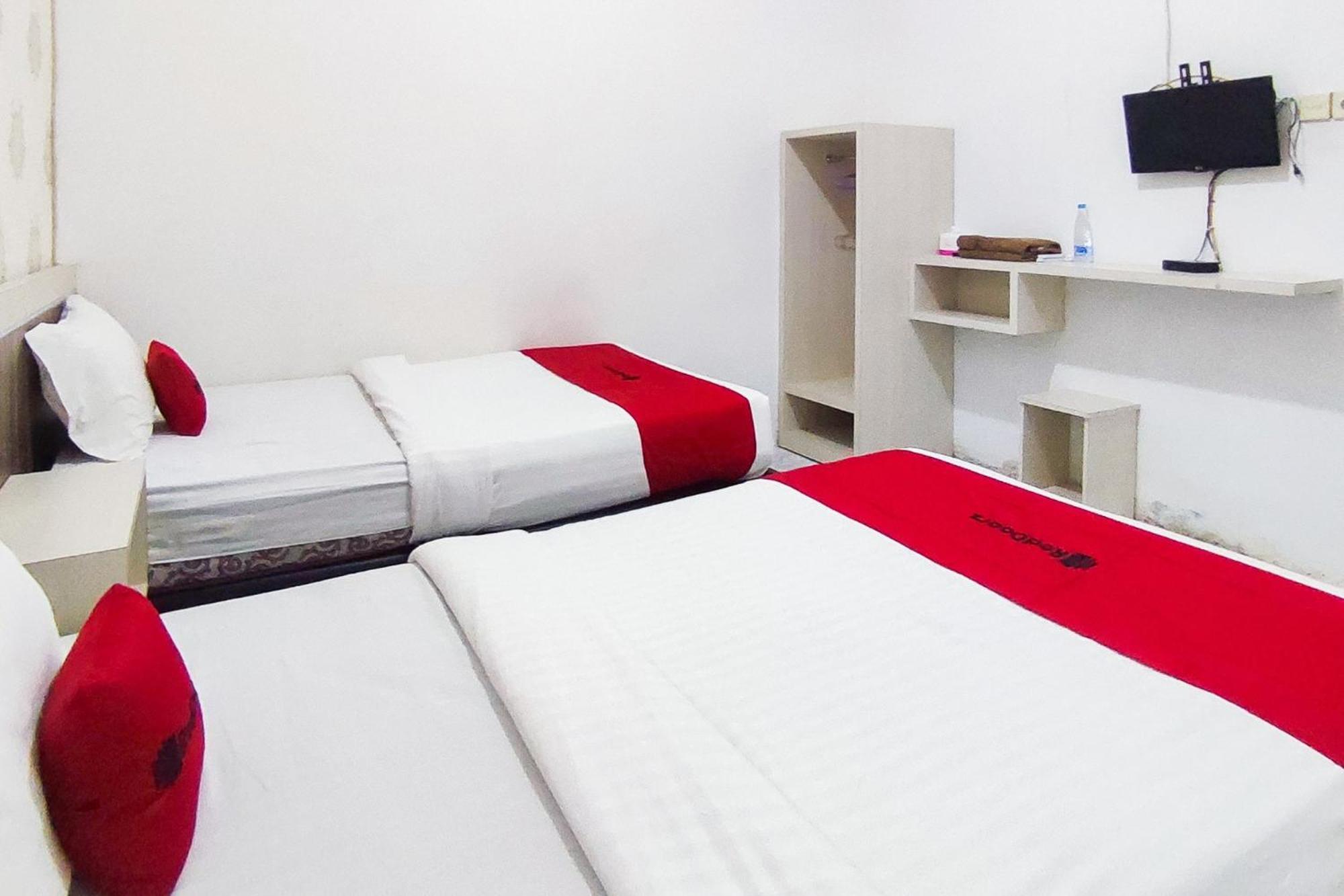Reddoorz Syariah At Penginapan Eby Padang Екстер'єр фото