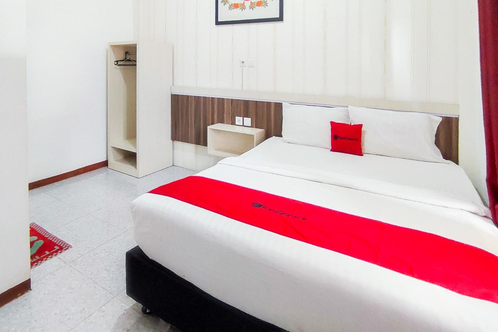 Reddoorz Syariah At Penginapan Eby Padang Екстер'єр фото