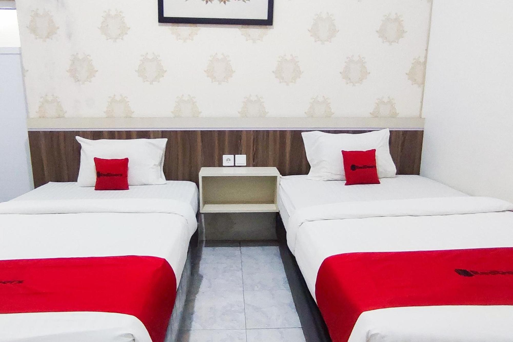 Reddoorz Syariah At Penginapan Eby Padang Екстер'єр фото