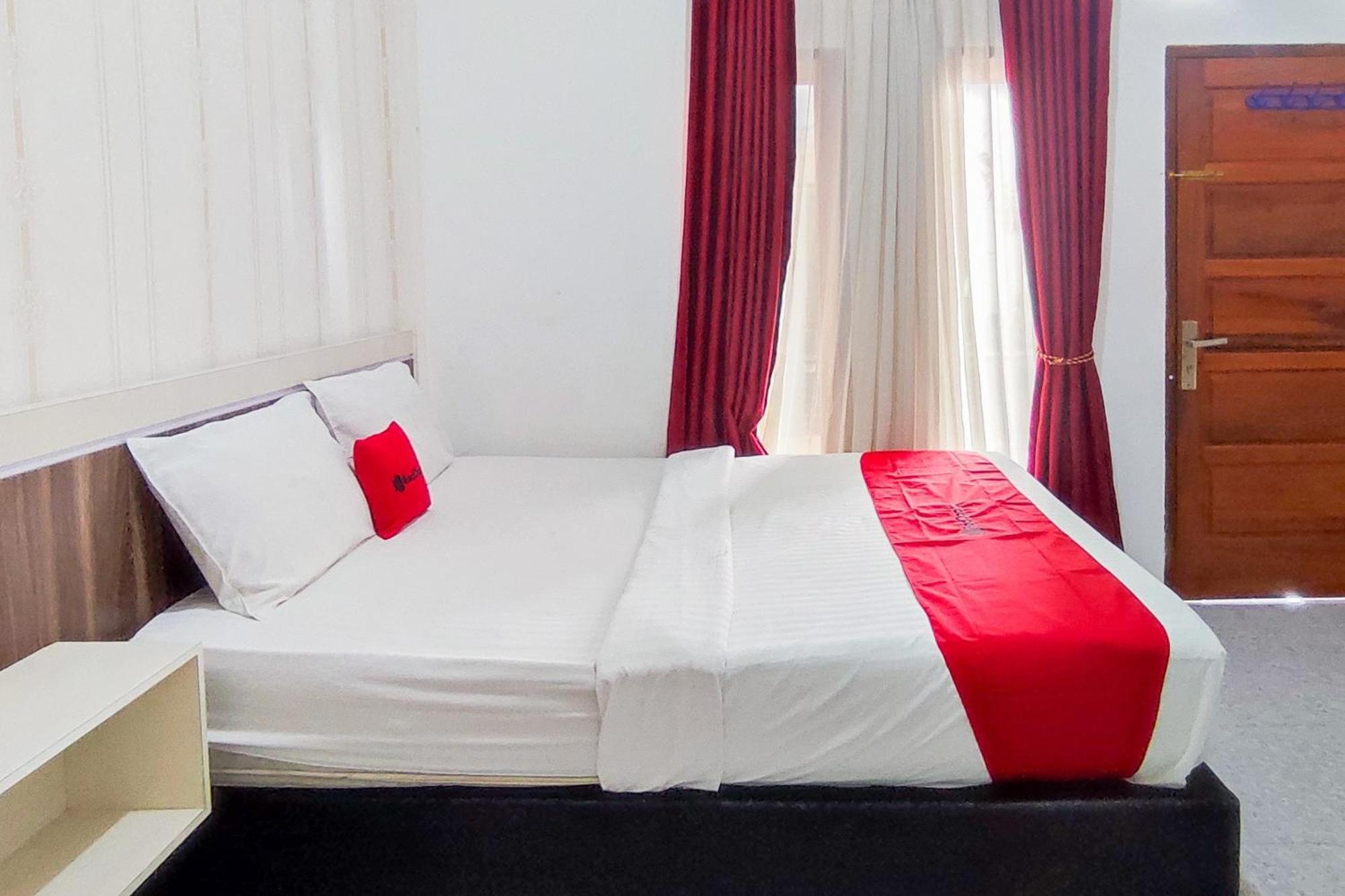 Reddoorz Syariah At Penginapan Eby Padang Екстер'єр фото