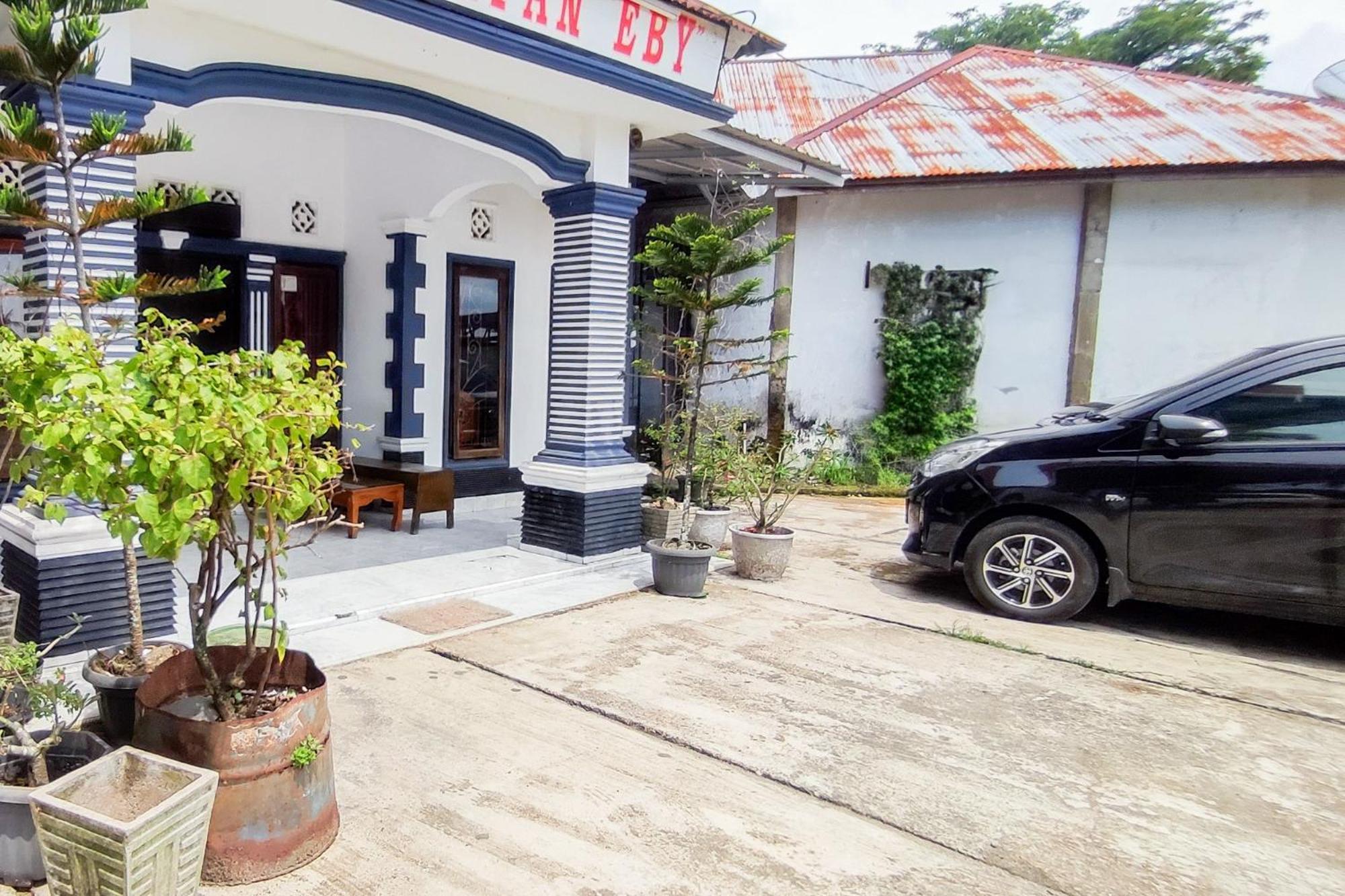 Reddoorz Syariah At Penginapan Eby Padang Екстер'єр фото